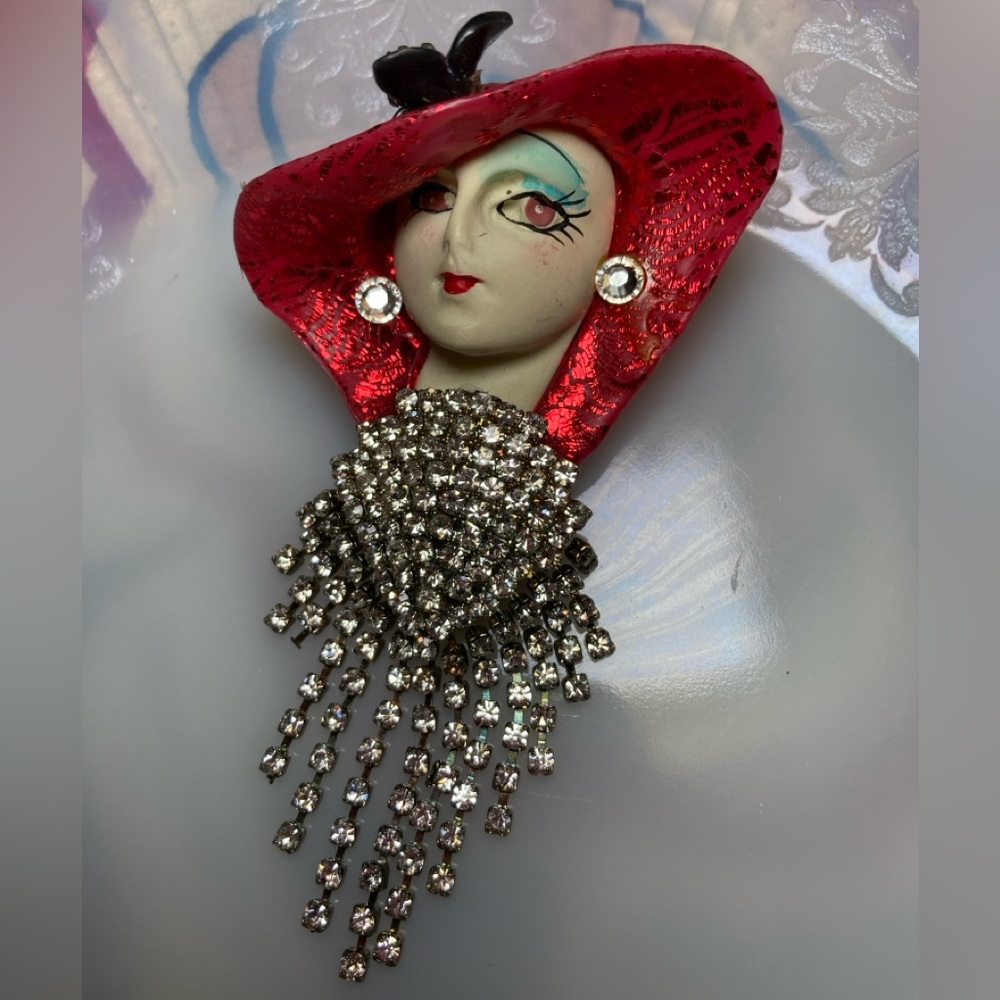 ALL FACETED CRYSTALS HAND PAINTED LADY Pendant Brooch Pin DÉCOLLETÉ OOAK - Picture 4 of 8